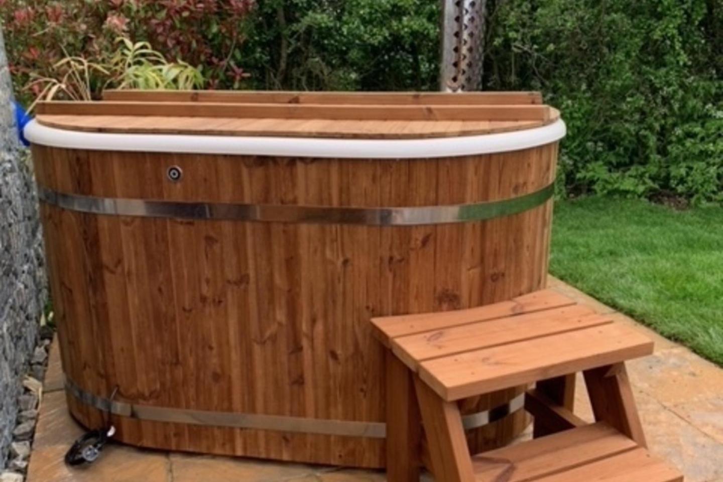 Romantic Escape Luxury Hobbit House With Hot Tub! Sheerness Zewnętrze zdjęcie